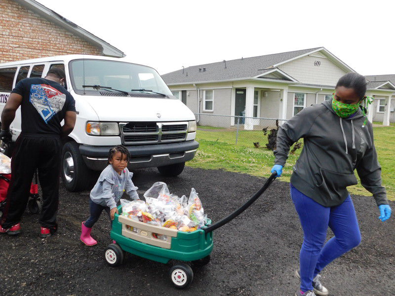 You are currently viewing Brighter Futures Foundation feeding children, senior citizens